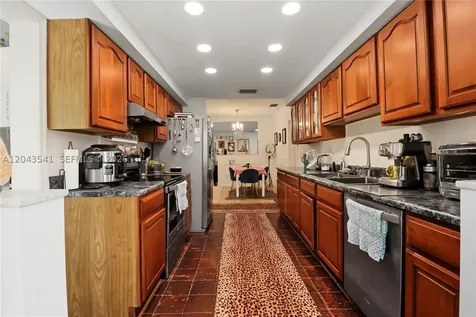 9720 Palmetto Club Lane W Miami FL 33157