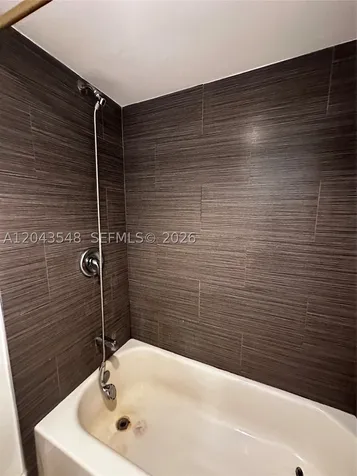3475 N Country Club Drive Aventura FL 33180