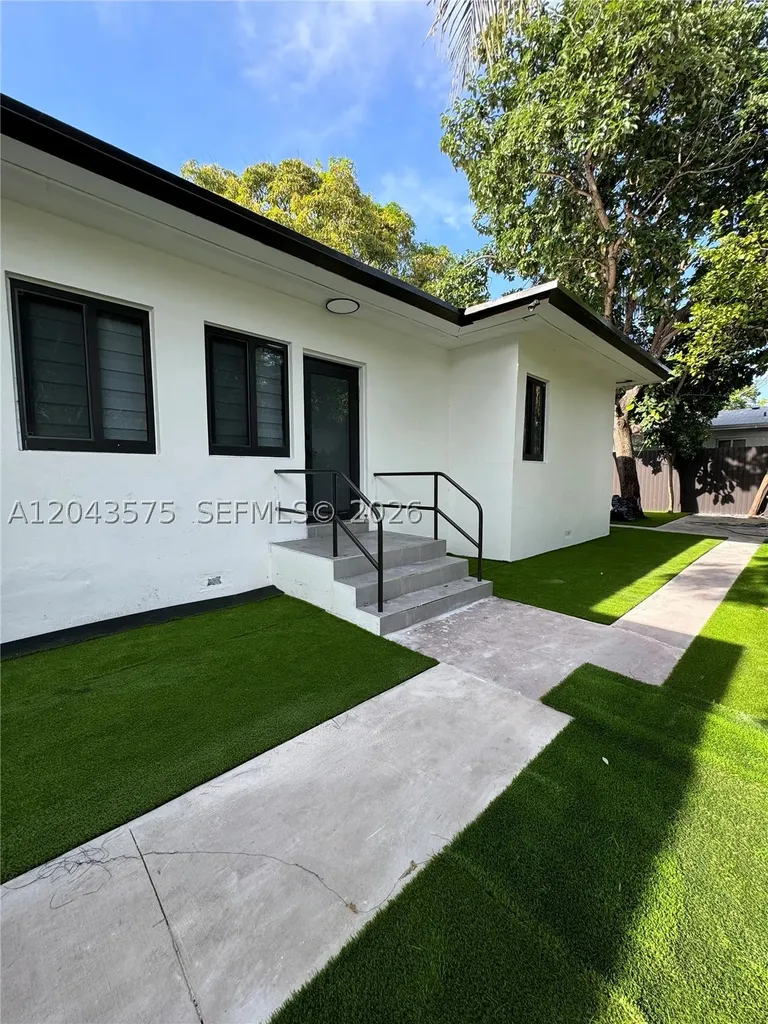 5521 NW 1st Avenue Miami FL 33127