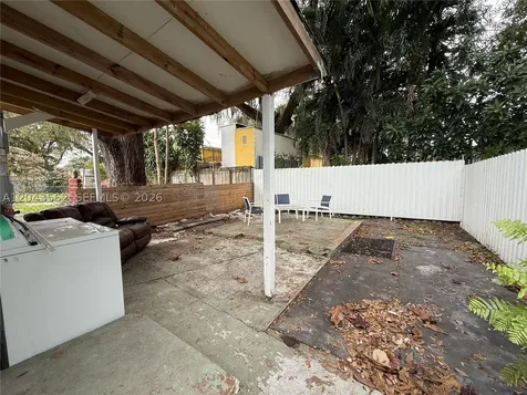 1122 NW 32nd Court Miami FL 33125