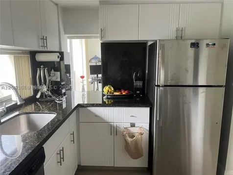 16909 N Bay Road Sunny Isles Beach FL 33160