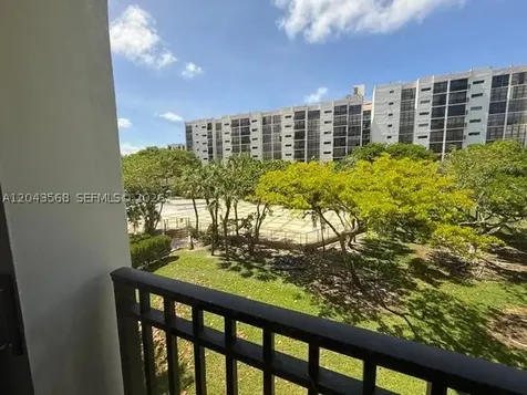 16919 N Bay Road Sunny Isles Beach FL 33160
