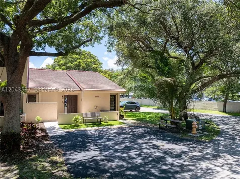 11527 SW 90th Street Miami FL 33176