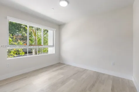 2505 NE 193rd Street Miami FL 33180