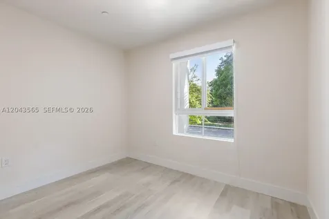 2505 NE 193rd Street Miami FL 33180