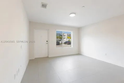 2505 NE 193rd Street Miami FL 33180