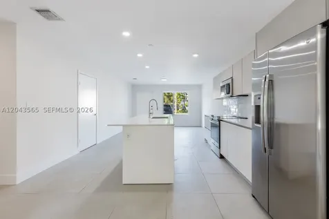2505 NE 193rd Street Miami FL 33180