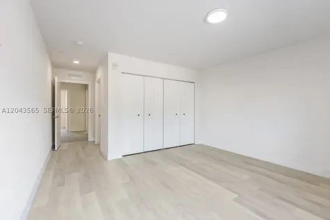2505 NE 193rd Street Miami FL 33180