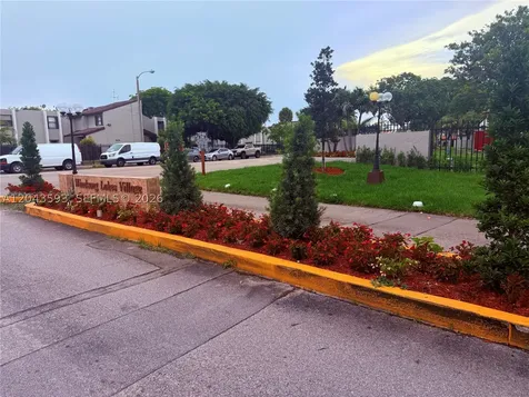 9909 NW 9th St Circle Miami FL 33172