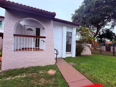 9909 NW 9th St Circle Miami FL 33172