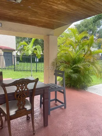 9909 NW 9th St Circle Miami FL 33172