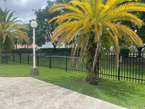 9909 NW 9th St Circle Miami FL 33172