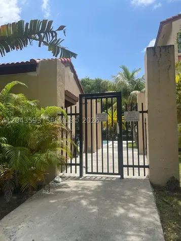 9909 NW 9th St Circle Miami FL 33172
