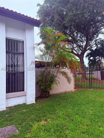 9909 NW 9th St Circle Miami FL 33172