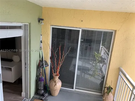 8660 SW 212th Street Cutler Bay FL 33189