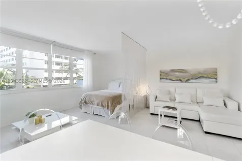 100 Lincoln Road Miami Beach FL 33139