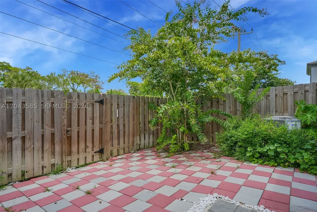 11889 NW 47th Manor Coral Springs FL 33076