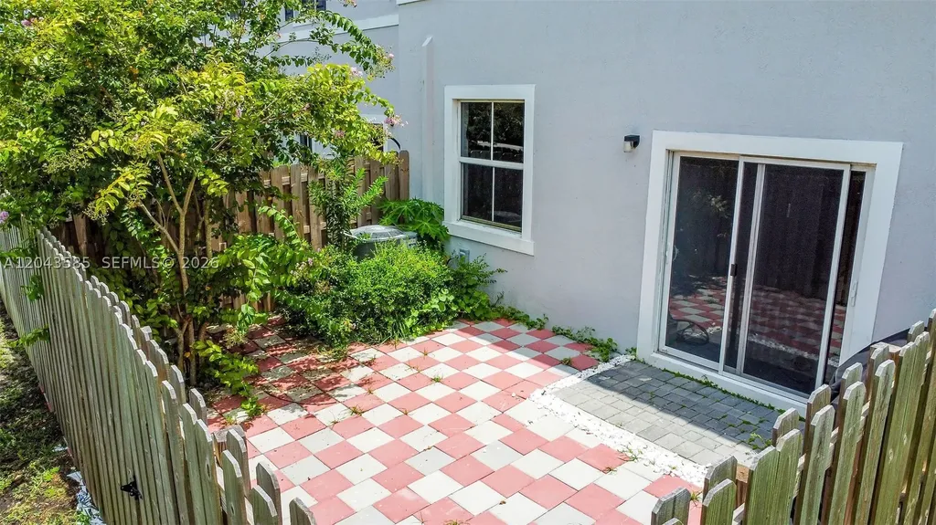 11889 NW 47th Manor Coral Springs FL 33076