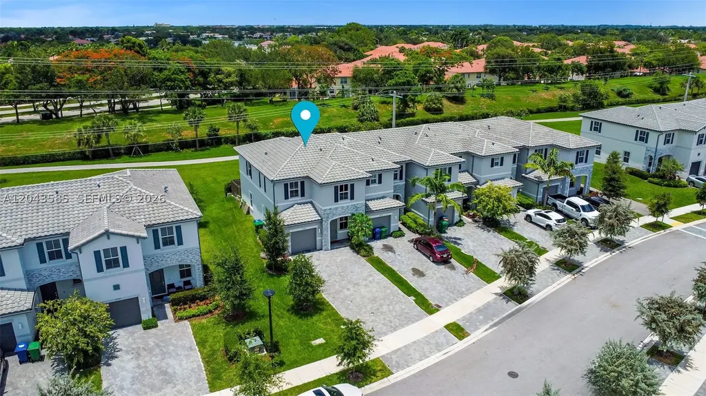 11889 NW 47th Manor Coral Springs FL 33076