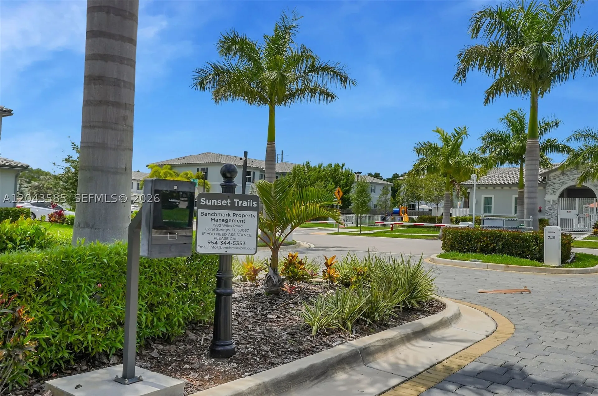 11889 NW 47th Manor Coral Springs FL 33076