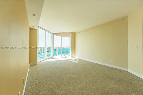 300 S Pointe Drive Miami Beach FL 33139