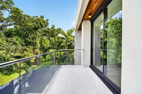 1032 SW 11th Avenue Miami FL 33130