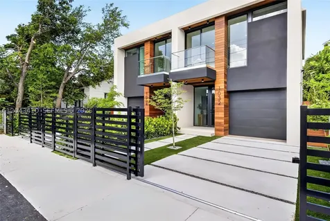 1032 SW 11th Avenue Miami FL 33130
