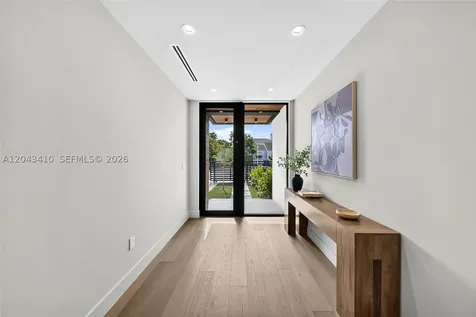 1032 SW 11th Avenue Miami FL 33130