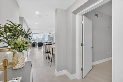 3330 NE 190th Street Aventura FL 33180
