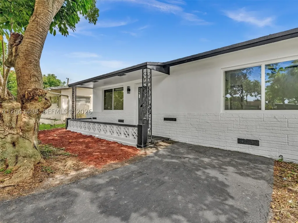 8145 Sunset Strip Sunrise FL 33322