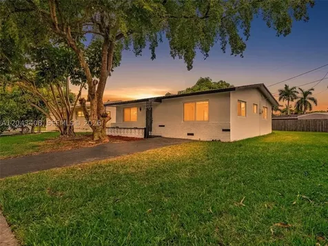 8145 Sunset Strip Sunrise FL 33322