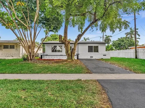 8145 Sunset Strip Sunrise FL 33322