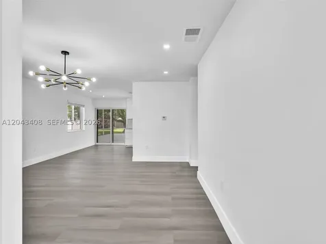 8145 Sunset Strip Sunrise FL 33322