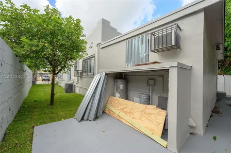 8057 NE 1st Avenue Miami FL 33138