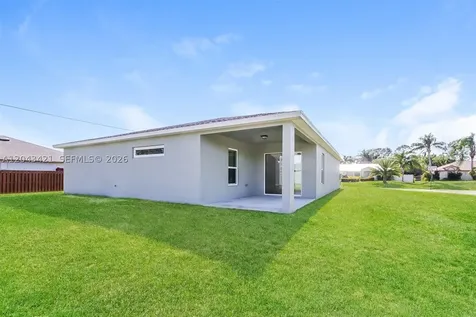 511 SW Nadell Avenue Port St. Lucie FL 34953