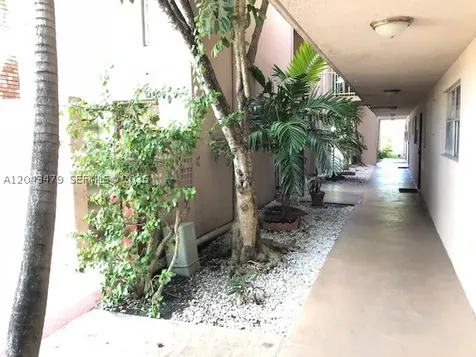 2385 NW 11th Street Miami FL 33125