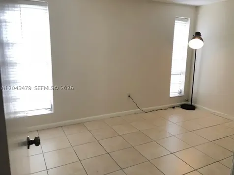 2385 NW 11th Street Miami FL 33125
