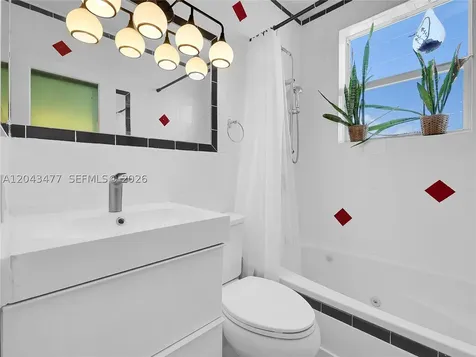 1618 Michigan Avenue Miami Beach FL 33139