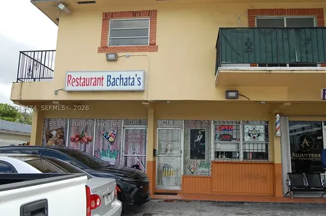 883 W 29 Hialeah FL 33012