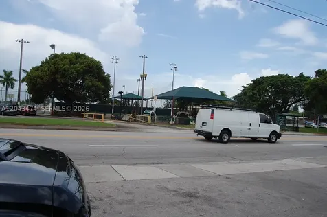 883 W 29 Hialeah FL 33012