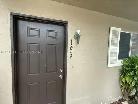 1209 Sussex Drive North Lauderdale FL 33068