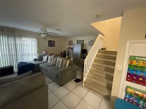 1209 Sussex Drive North Lauderdale FL 33068