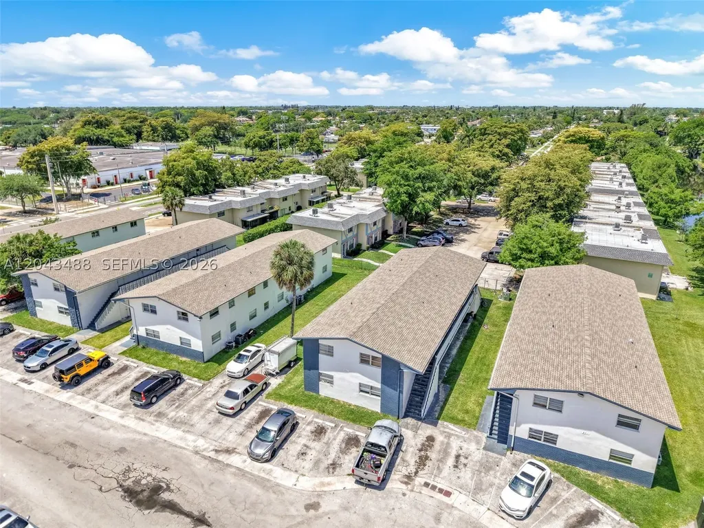 861 SW 74 Terrace North Lauderdale FL 33068