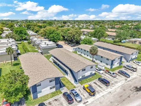 861 SW 74 Terrace North Lauderdale FL 33068