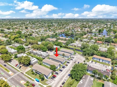 861 SW 74 Terrace North Lauderdale FL 33068