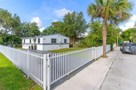 15100 NE 14th Court North Miami Beach FL 33162