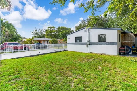 15100 NE 14th Court North Miami Beach FL 33162