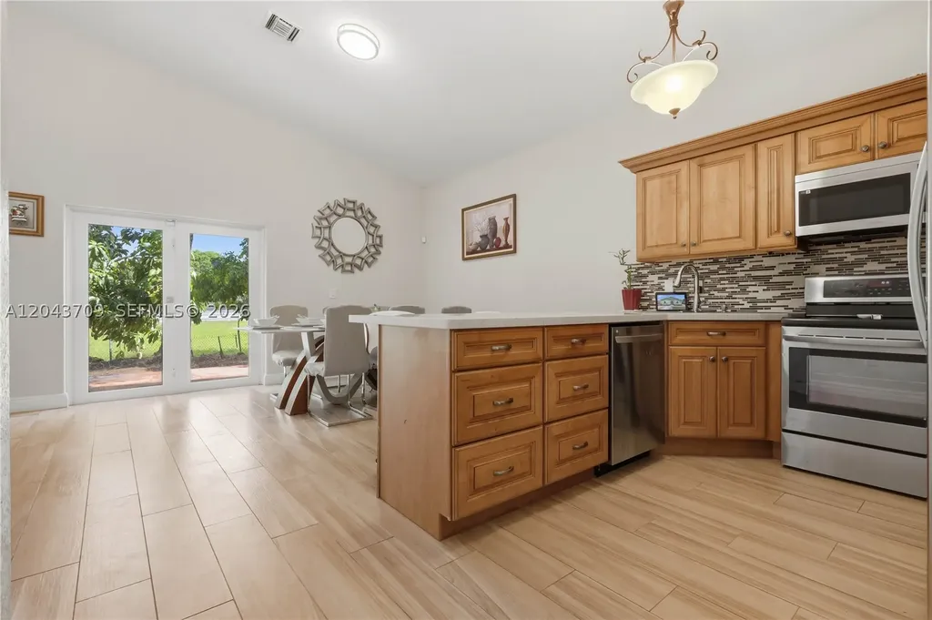 610 SE 12th Terrace Homestead FL 33033