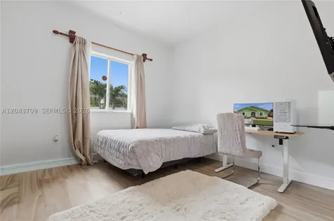610 SE 12th Terrace Homestead FL 33033