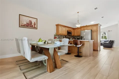 610 SE 12th Terrace Homestead FL 33033
